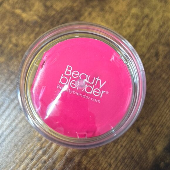 Beautyblender Sunshade Limited-Edition Makeup Sponge - Picture 4 of 4